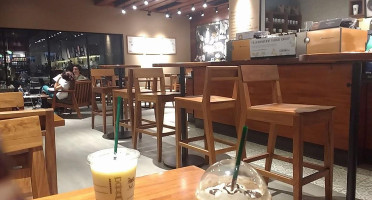 Starbucks Carretera Irapuato Dt inside