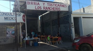 Birrieria Los Rancheros outside