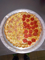 Ruth's Pizzeria food