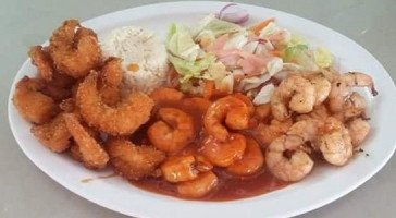 Rojos Mariscos Aves Y Carnes food