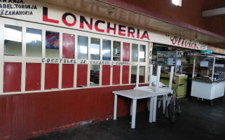 Loncheria Olivier outside