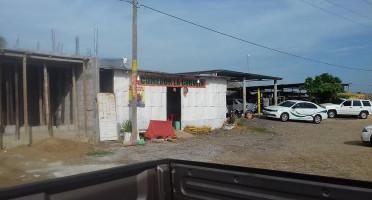 Comedor La Curvita outside