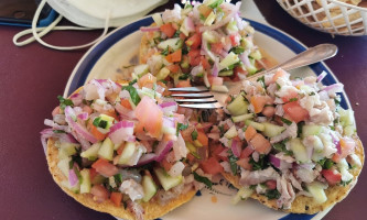 Tacos Y Mariscos El Puente food