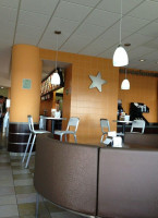 Carl's Jr inside