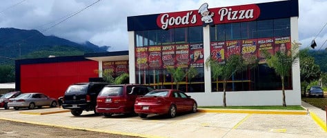 Good's Pizza Coalcomán outside