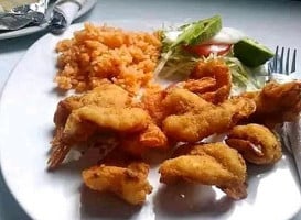 De Mariscos El Pescador food