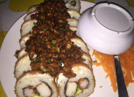 Tentu Rollo Sushi food