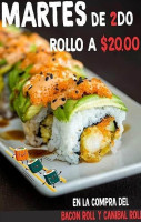 El Rollo Sushi&wing's food