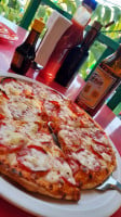 Pizza Traviata food