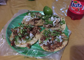 Taquería El Consuegro food