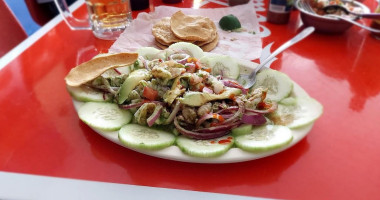 Mariscos Manolete food