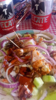 Mariscos La Yegua food