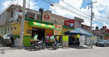 TACOS DE CARNE ASADA LOS CAMPECHANOS outside