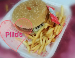 Pillo's Hotdogs Y Hamburguesas food