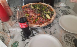 Romero Pizzeria food