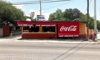 Carnitas Boxaxni outside