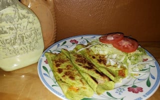 Burritas La GÜera food