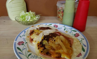 Burritas La GÜera food