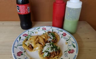 Burritas La GÜera food