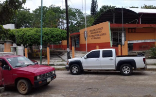 POLLOS EL JAROCHO outside