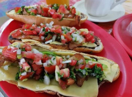 Comedor Familiar food