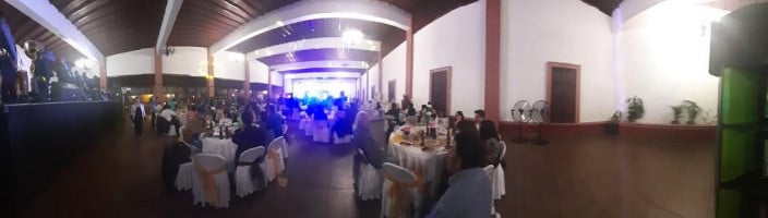 Salon De Eventos Los Gavilanes inside