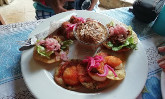 Cenote San Ignacio food