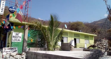 El Coreano outside