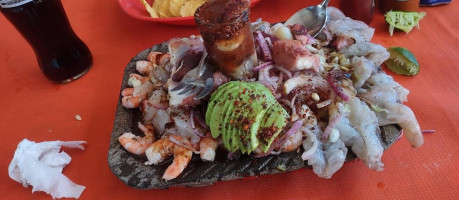 Mariscos La Palapa Del Rojo food