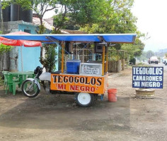 Tegogolos Y Camarones Mi Negro outside