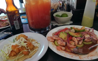 Mariscos El Guero food