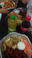 Alitas Leyva food