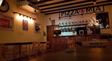 Pizza Mia inside