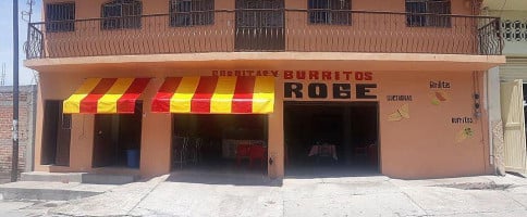 Gorditas Doña Roge outside