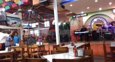 Los Ladrillos Botanas] À l'intérieur