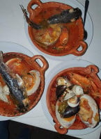 Pozoleria Y Mariscos Laury food