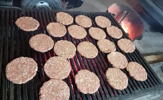 Hamburguesas Al Carbón Boca De Leones food