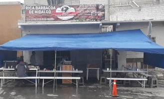 Barbacoa Saul Espindola outside