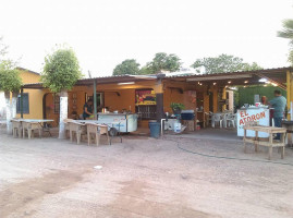 Tacos El Atoron outside