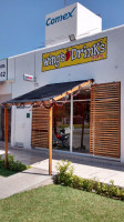 Wing's Dring's outside