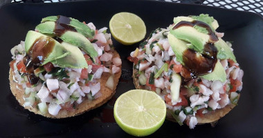 Mariscos Jr's food