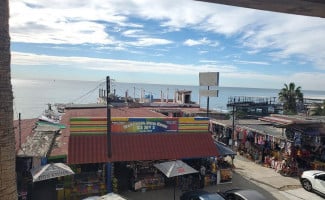 La Escondida Puerto Nuevo. Restaurante Bar outside