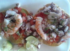 Mariscos La Charra food