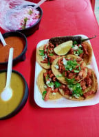 Tacos Y Tortas El Veloz food