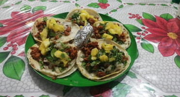 Tacos El Pio food