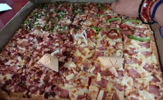 Pizza Y Corre Sucurzal Puerto Ceiba food