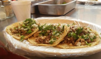 Tacos De Cabeza El Corral El Primo food