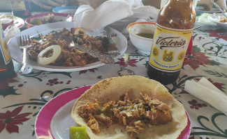 Las Carnita Saltillito food