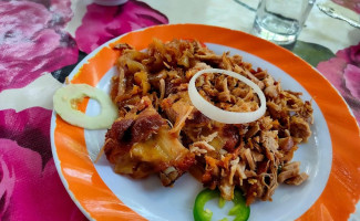 Las Carnita Saltillito food