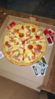 Uribe`s Pizza food